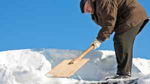 Schnee vom Dach entfernen