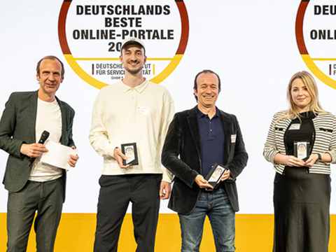 Geschäftsführer Michael Pilzek und Freia Deharde bei der Preisverleihung Geschäftsführer Michael Pilzek und Freia Deharde bei der Preisverleihung