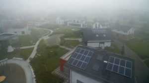 Fertighauswelt Günzburg von oben im Nebel Fertighauswelt Günzburg von oben im Nebel