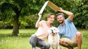 Glueckliche Bauherren