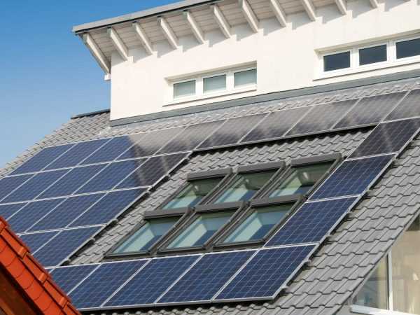 Photovoltaikanlage auf einem Plusenergiehaus