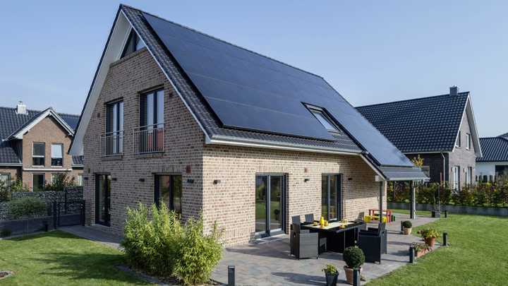Viebrockhaus Massivhaus mit Photovoltaikanlage Viebrockhaus Massivhaus mit Photovoltaikanlage