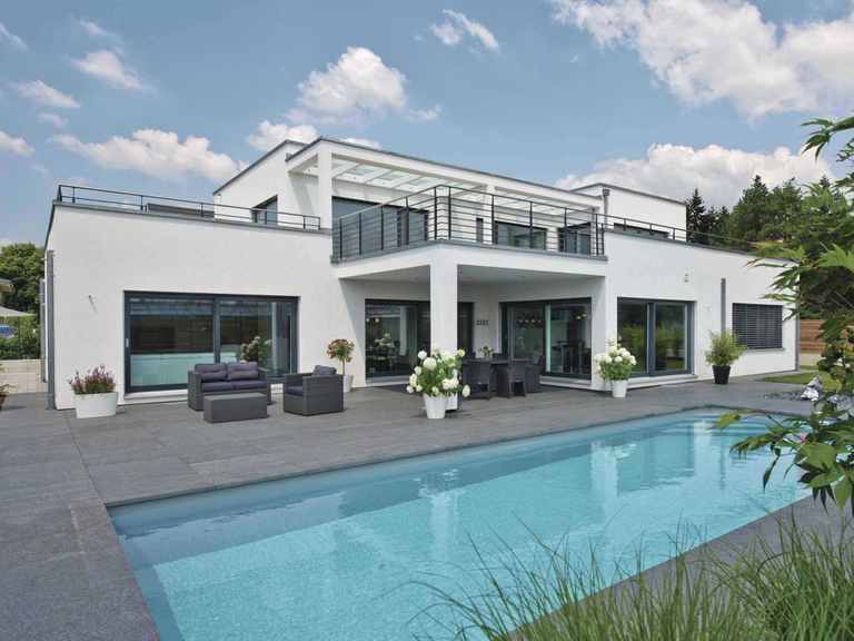 Luxusvilla im Bauhaus-Stil - WeberHaus