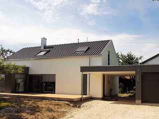 Kundenhaus mit Flachdachanbau