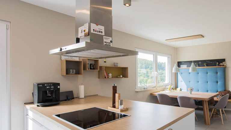 Geschlossene Wohnküche im Einfamilienhaus Novium 