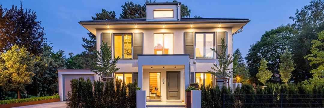 https://images.musterhaus.net/images/house/5813/luxhaus-walmdach-163-panorama.jpg