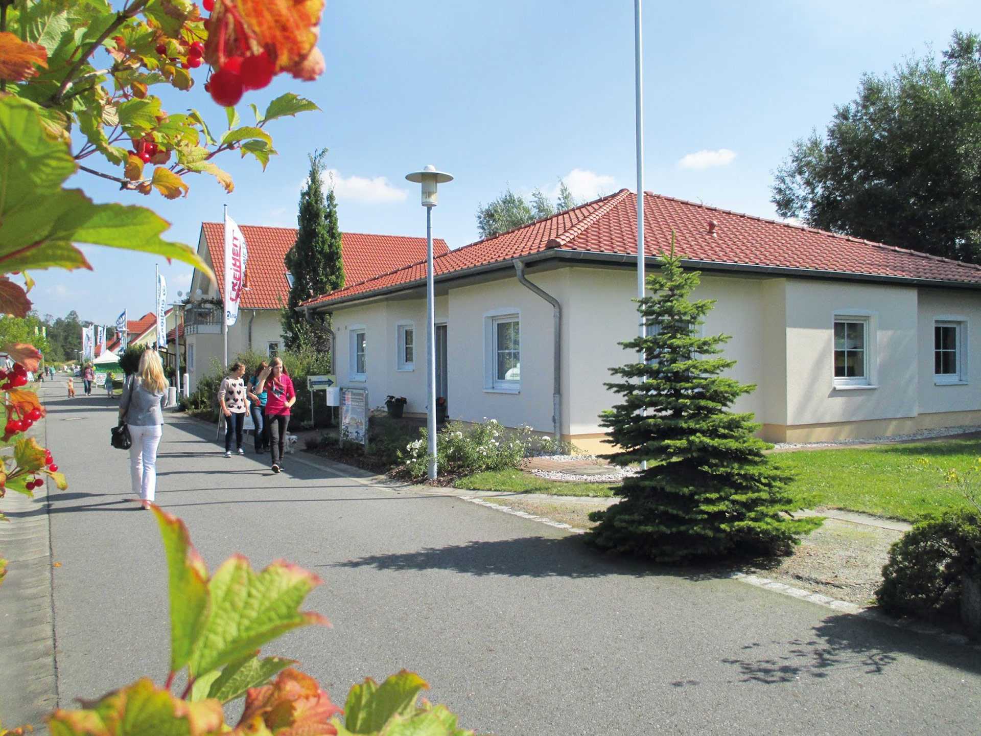 Musterhausausstellung Unger Park Berlin ^ Musterhausausstellung Unger Park Berlin